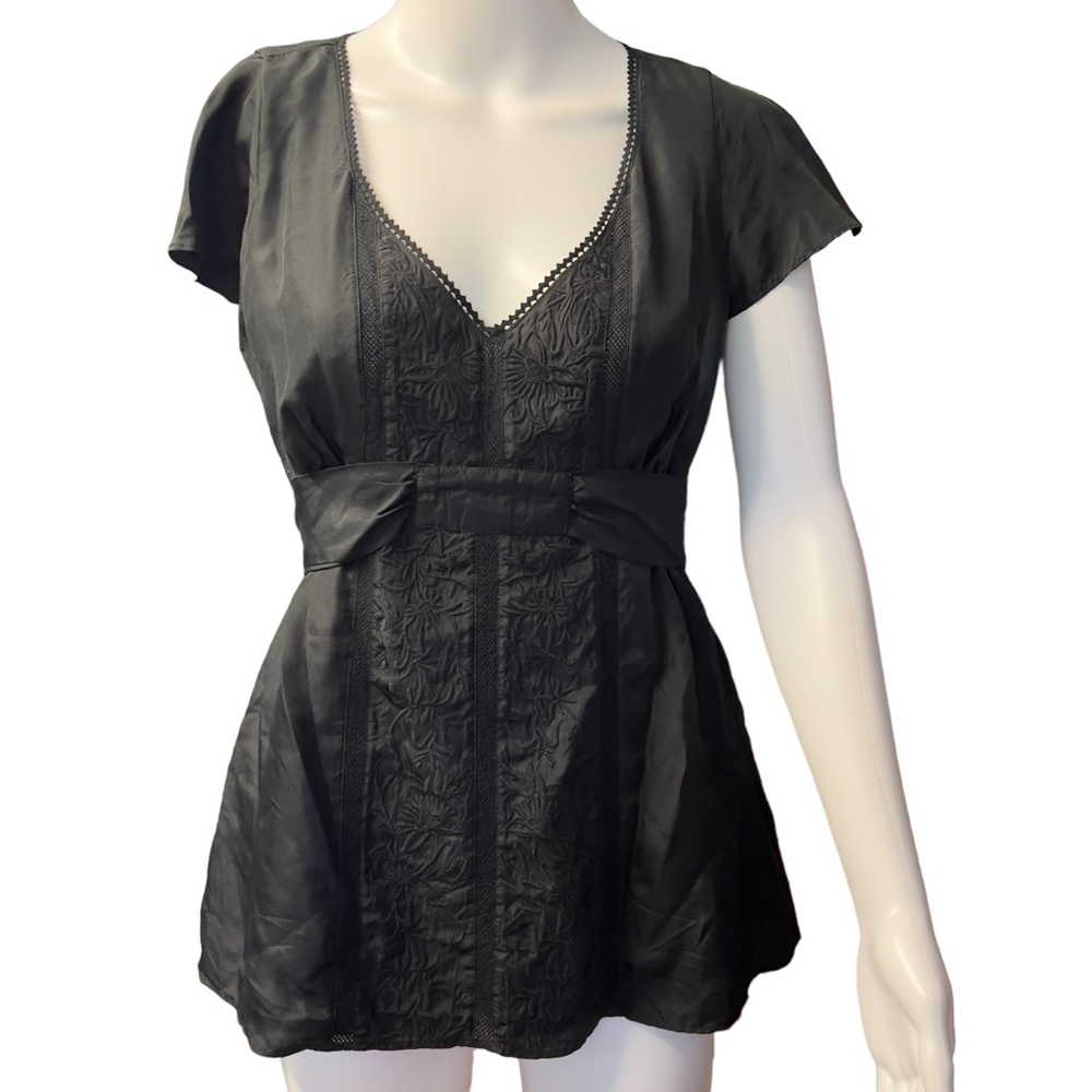 Banana Republic - Womens Embroidered Silk Blouse Sz 2